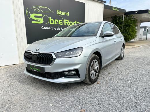 skoda-fabia-2025-gasolina-999cc