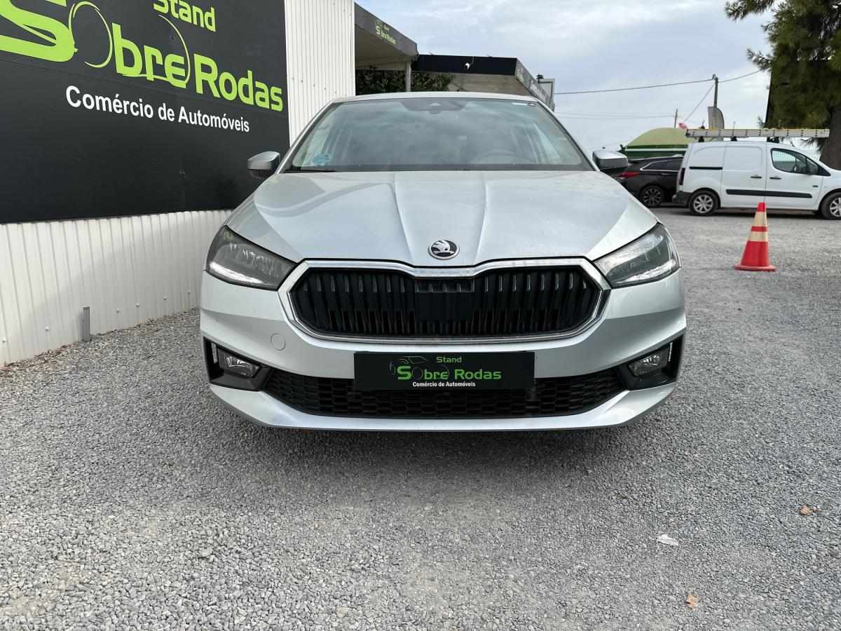 skoda-fabia-2025-gasolina-999cc