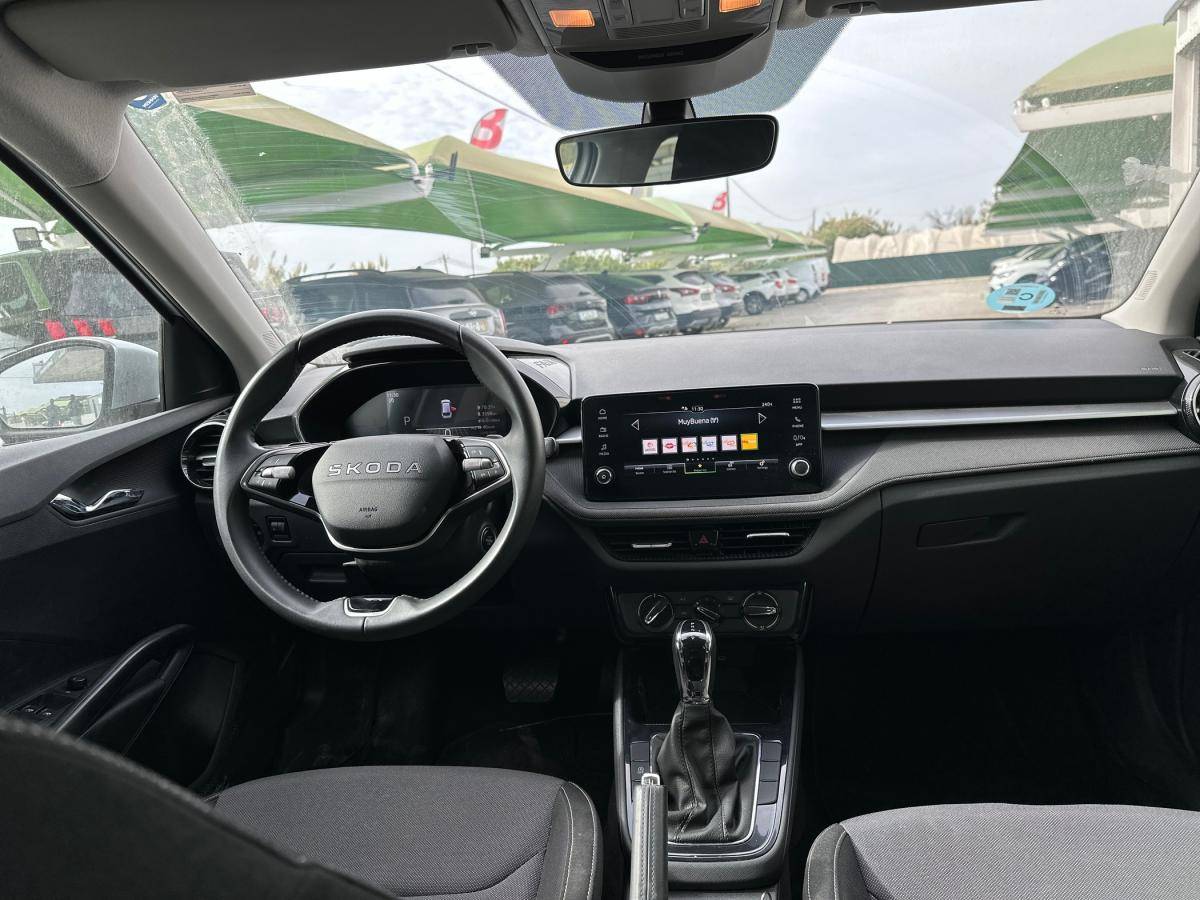 skoda-fabia-2025-gasolina-999cc