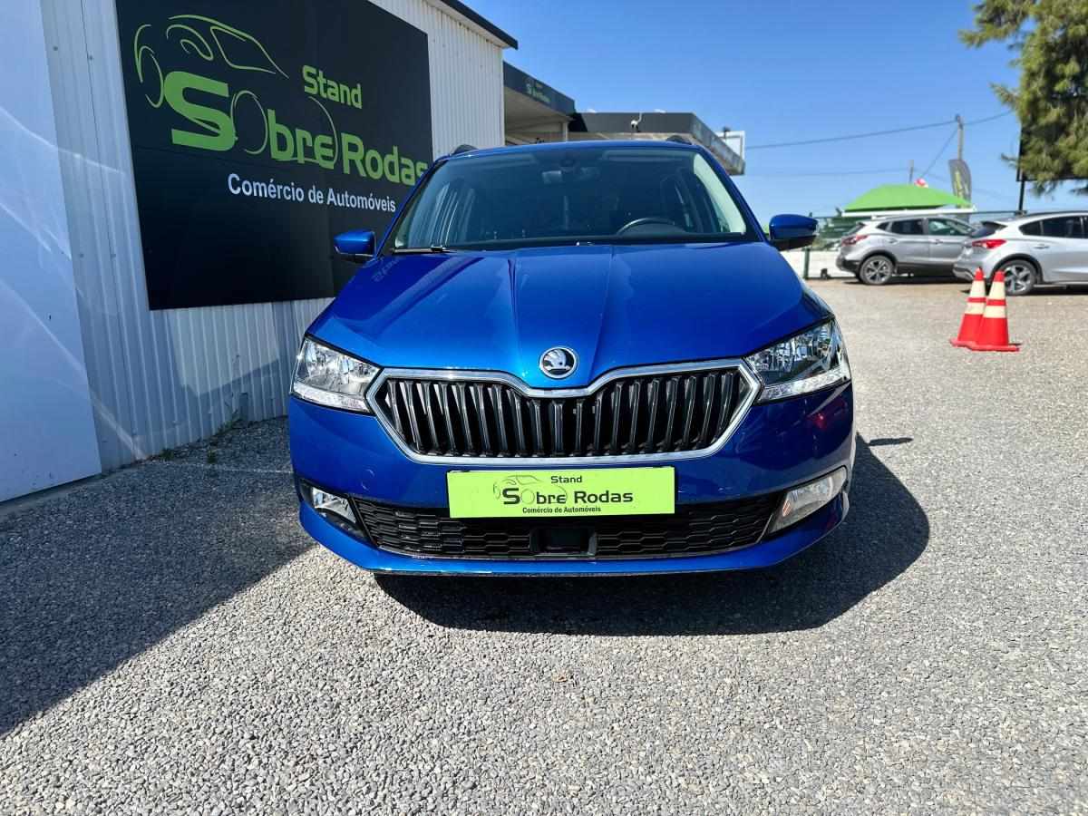skoda-fabia-2022-gasolina-999cc