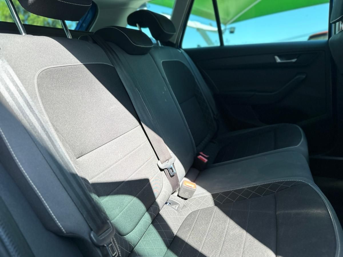 skoda-fabia-2022-gasolina-999cc