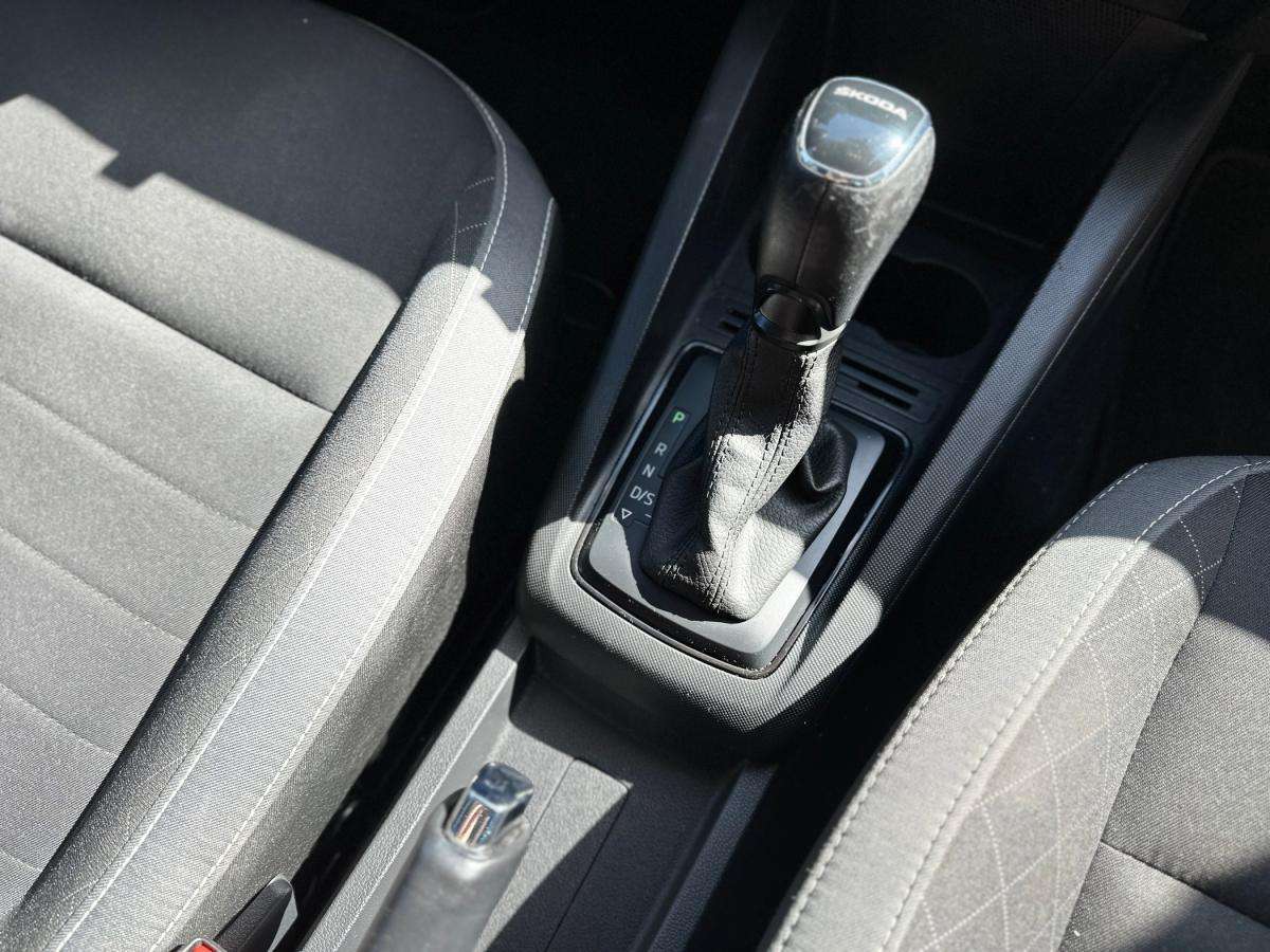 skoda-fabia-2022-gasolina-999cc
