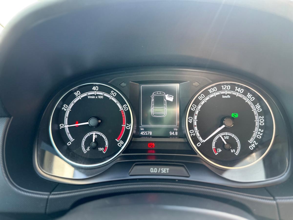 skoda-fabia-2022-gasolina-999cc