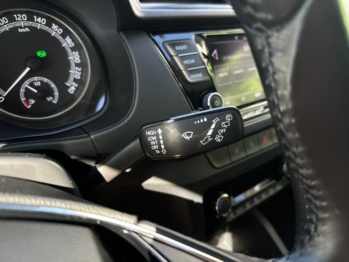skoda-fabia-2022-gasolina-999cc