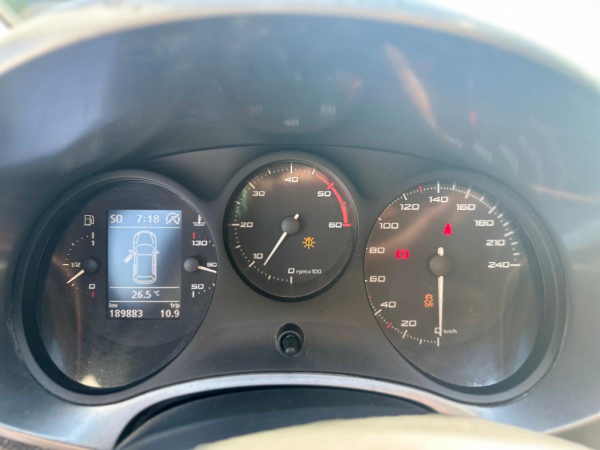 seat-leon-2011-diesel-1598cc