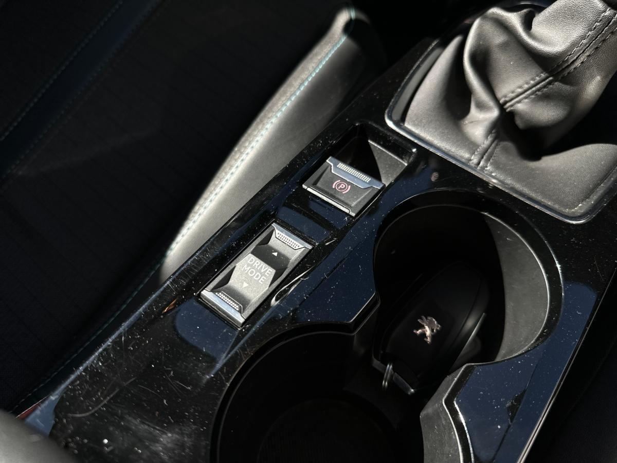 peugeot-208-2022-gasolina-1199cc