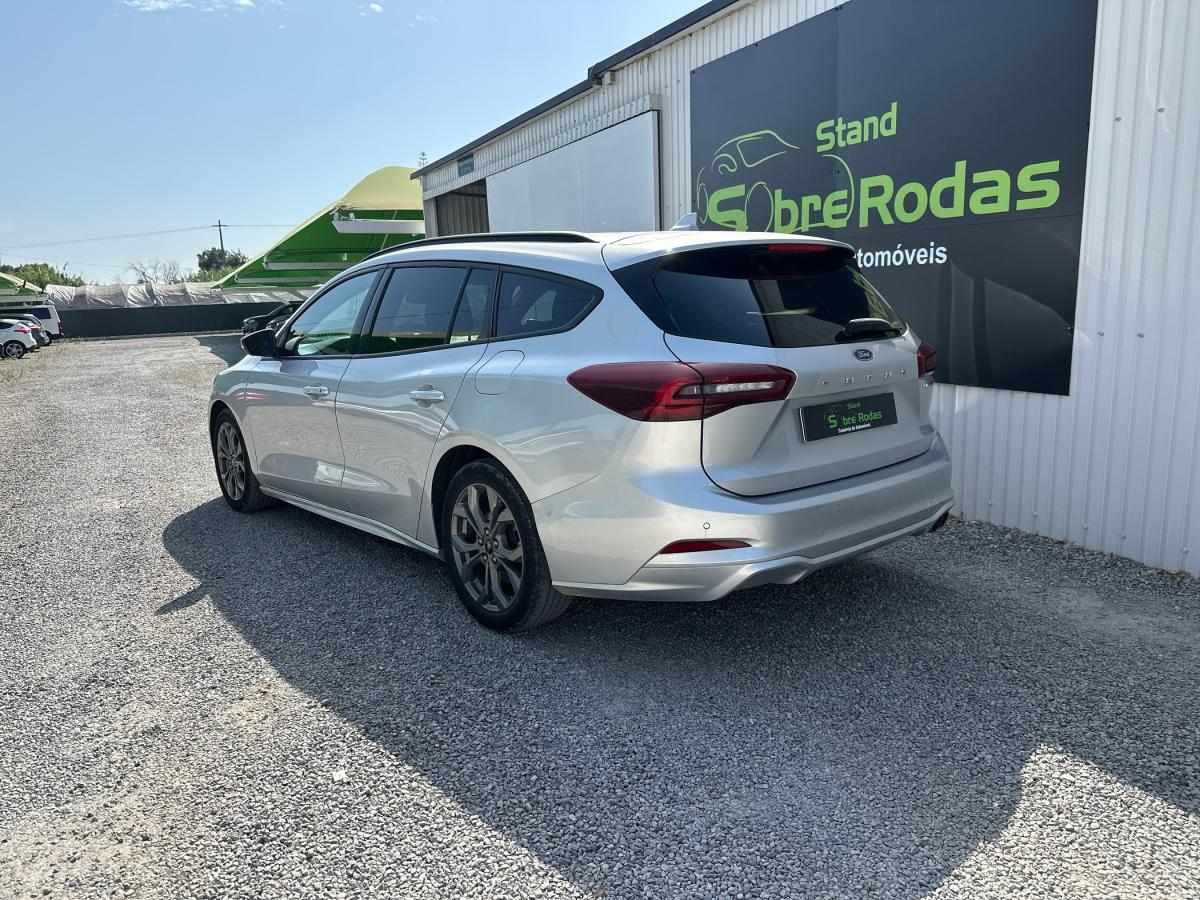 ford-focus-2023-hibrido-a-gasolina-999cc