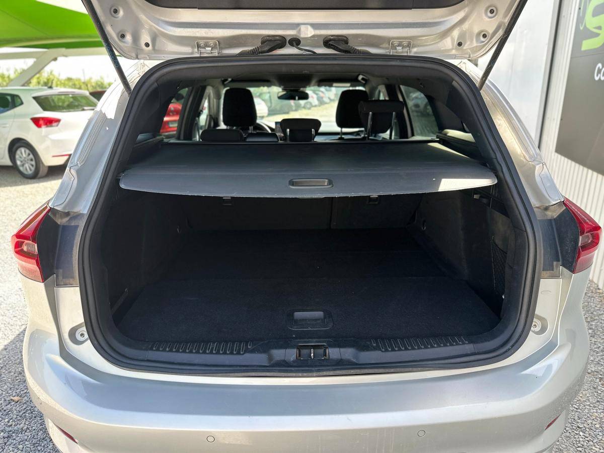 ford-focus-2023-hibrido-a-gasolina-999cc