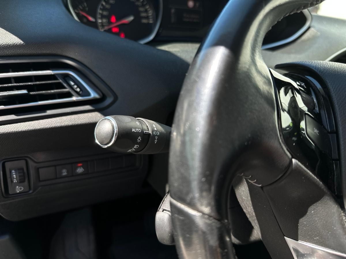 peugeot-308-sw-2020-diesel-1499cc