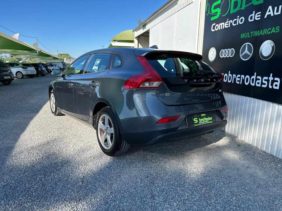 volvo-v40-2013-diesel-1560cc