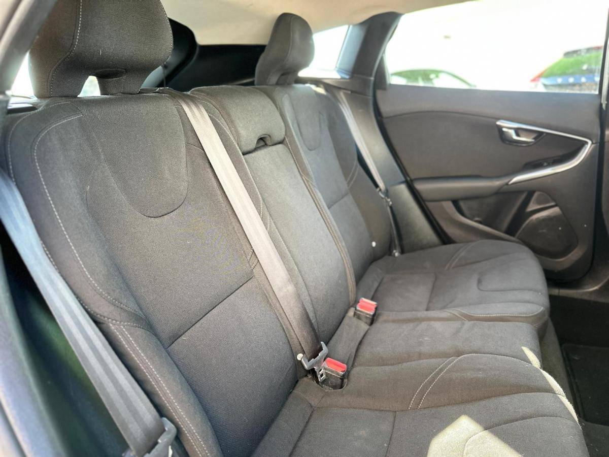 volvo-v40-2013-diesel-1560cc