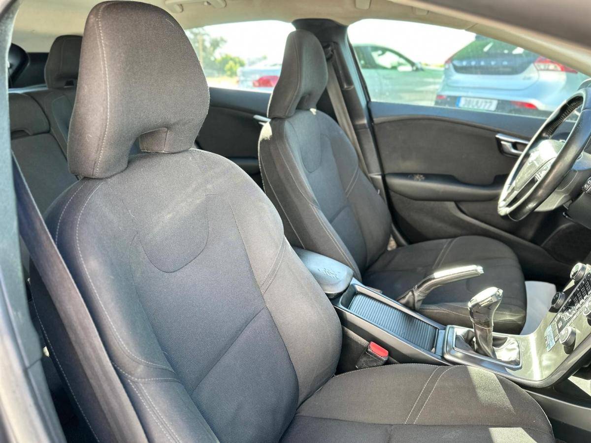 volvo-v40-2013-diesel-1560cc