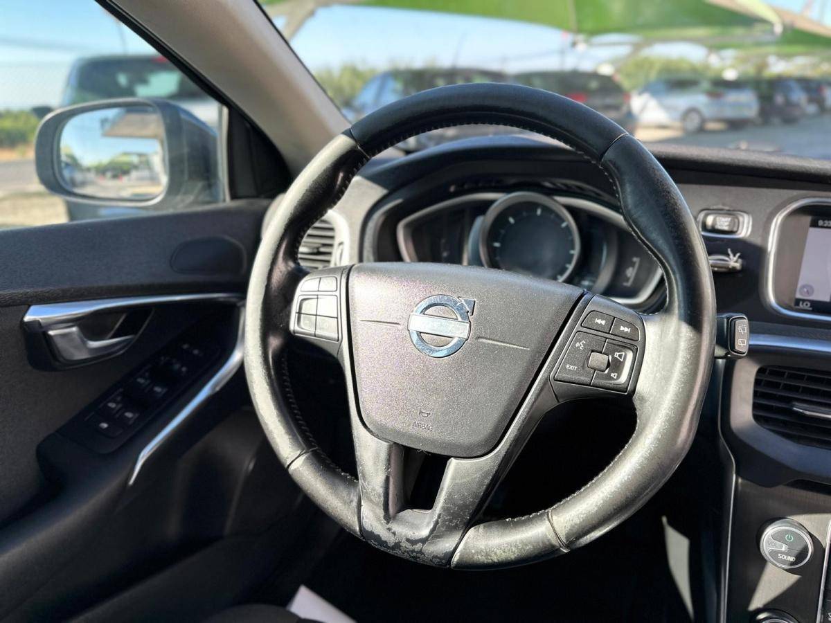 volvo-v40-2013-diesel-1560cc