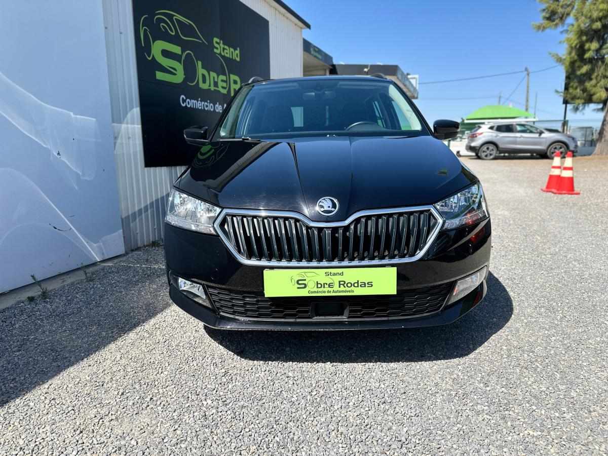 skoda-fabia-2022-gasolina-999cc