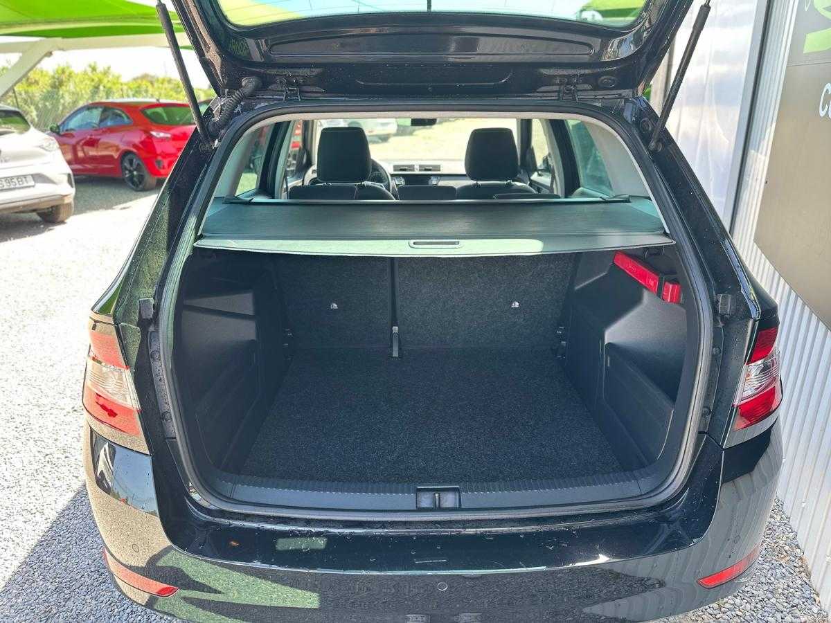 skoda-fabia-2022-gasolina-999cc
