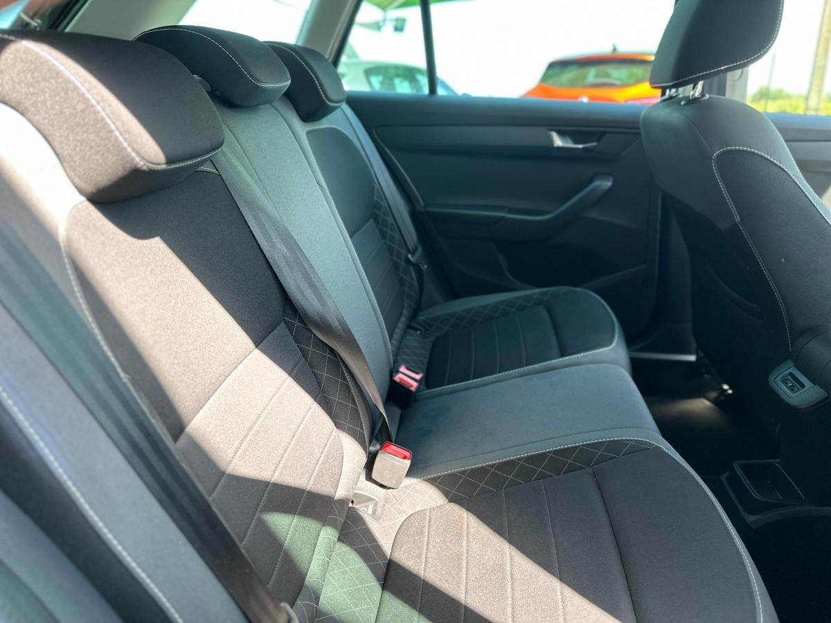 skoda-fabia-2022-gasolina-999cc