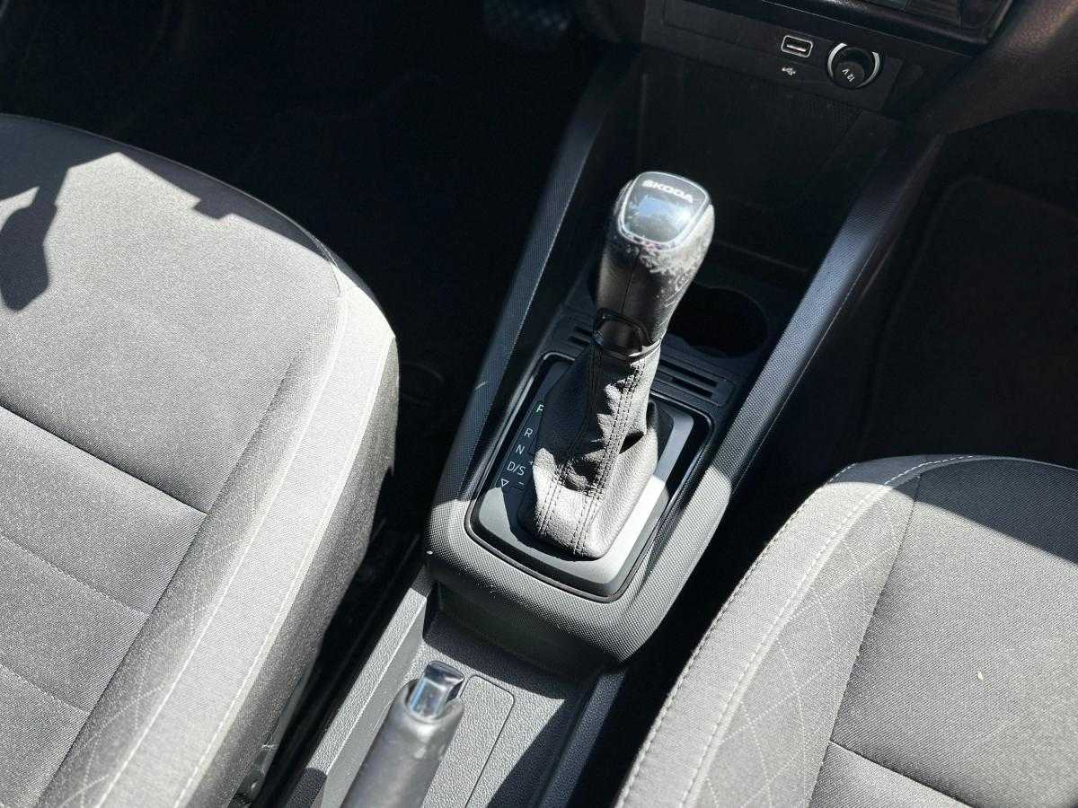 skoda-fabia-2022-gasolina-999cc