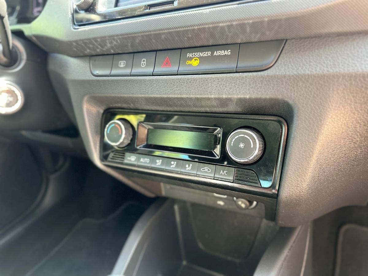 skoda-fabia-2022-gasolina-999cc
