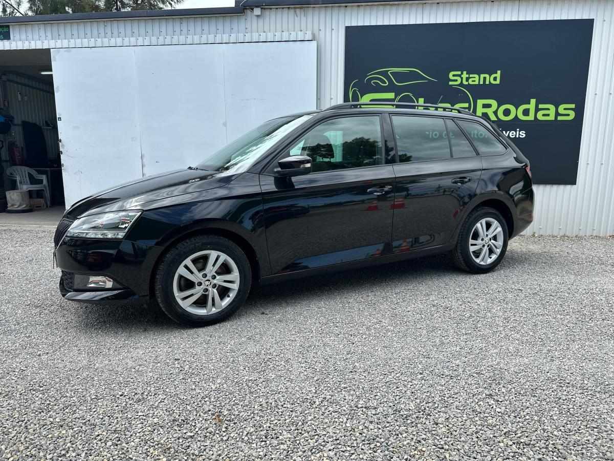 skoda-fabia-2022-gasolina-999cc
