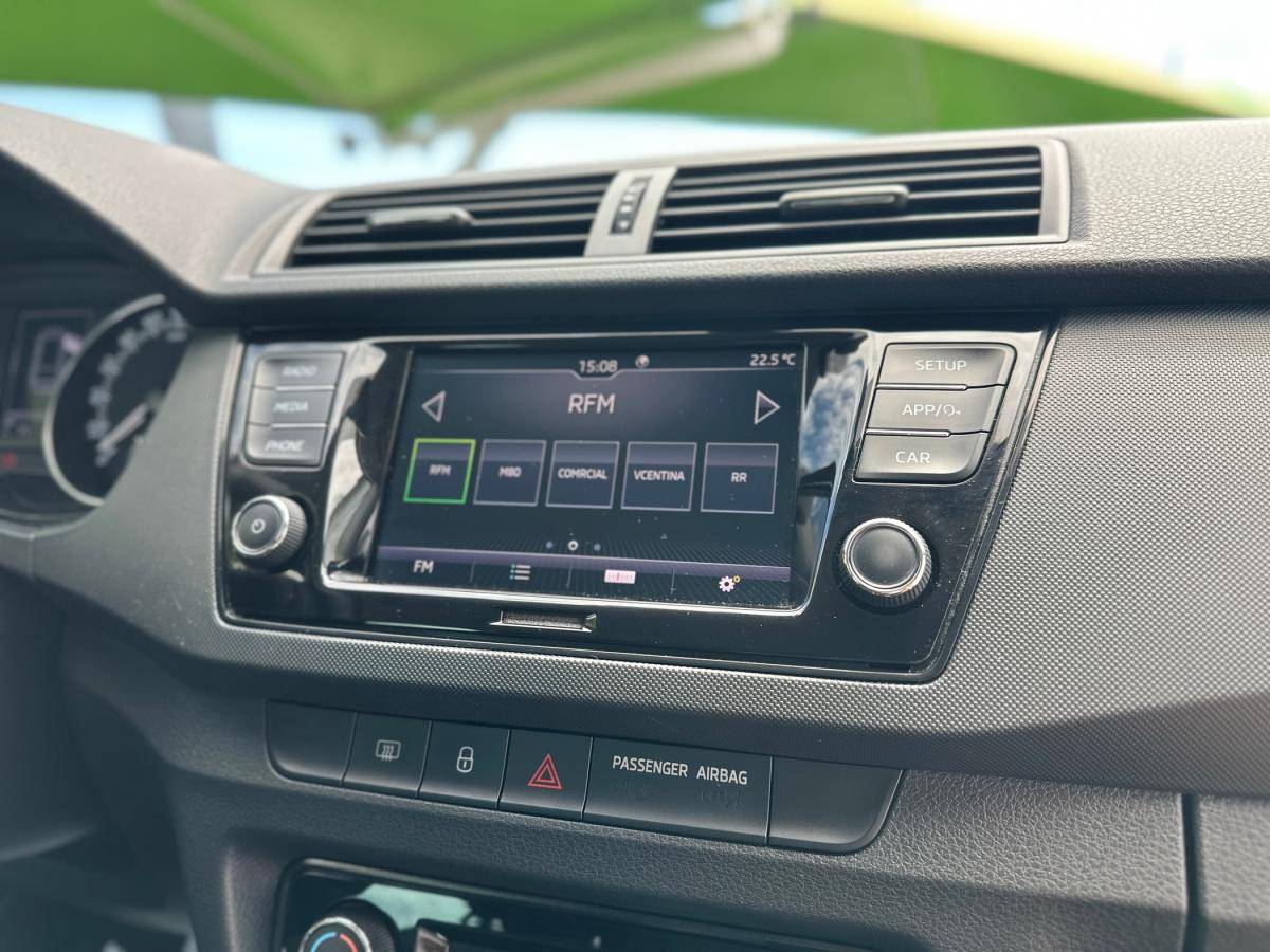 skoda-fabia-2022-gasolina-999cc