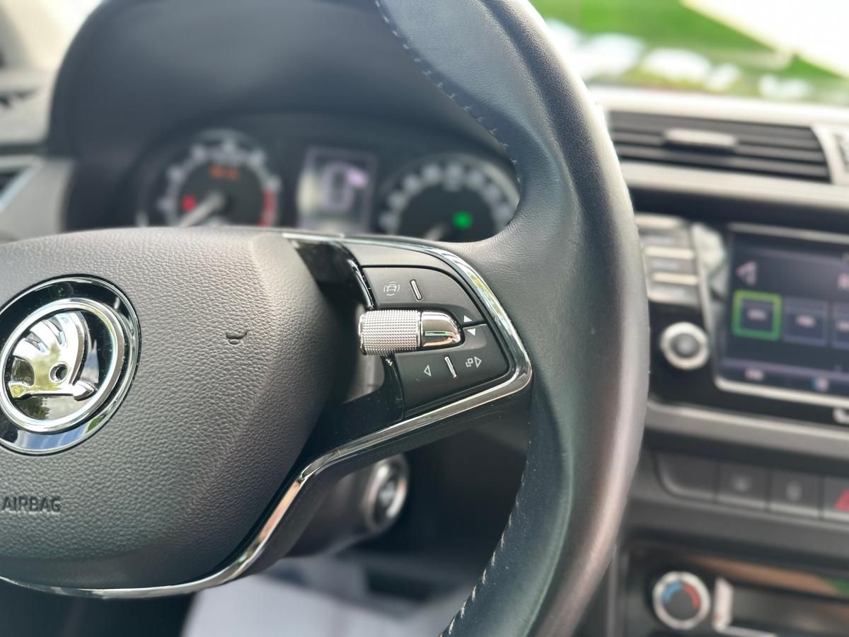 skoda-fabia-2022-gasolina-999cc