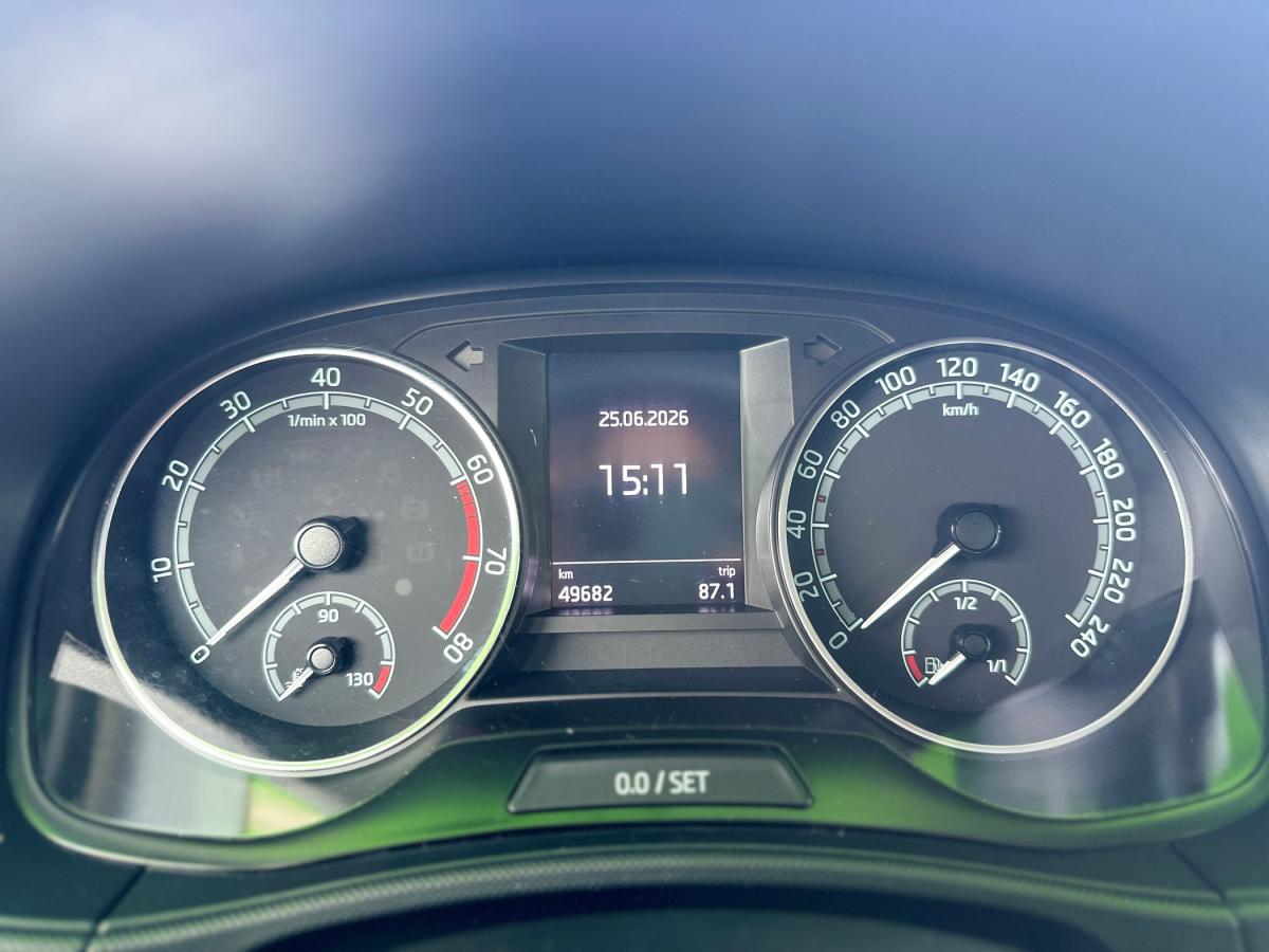 skoda-fabia-2022-gasolina-999cc