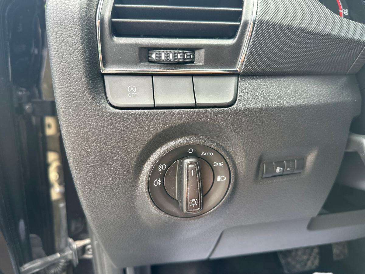 skoda-fabia-2022-gasolina-999cc