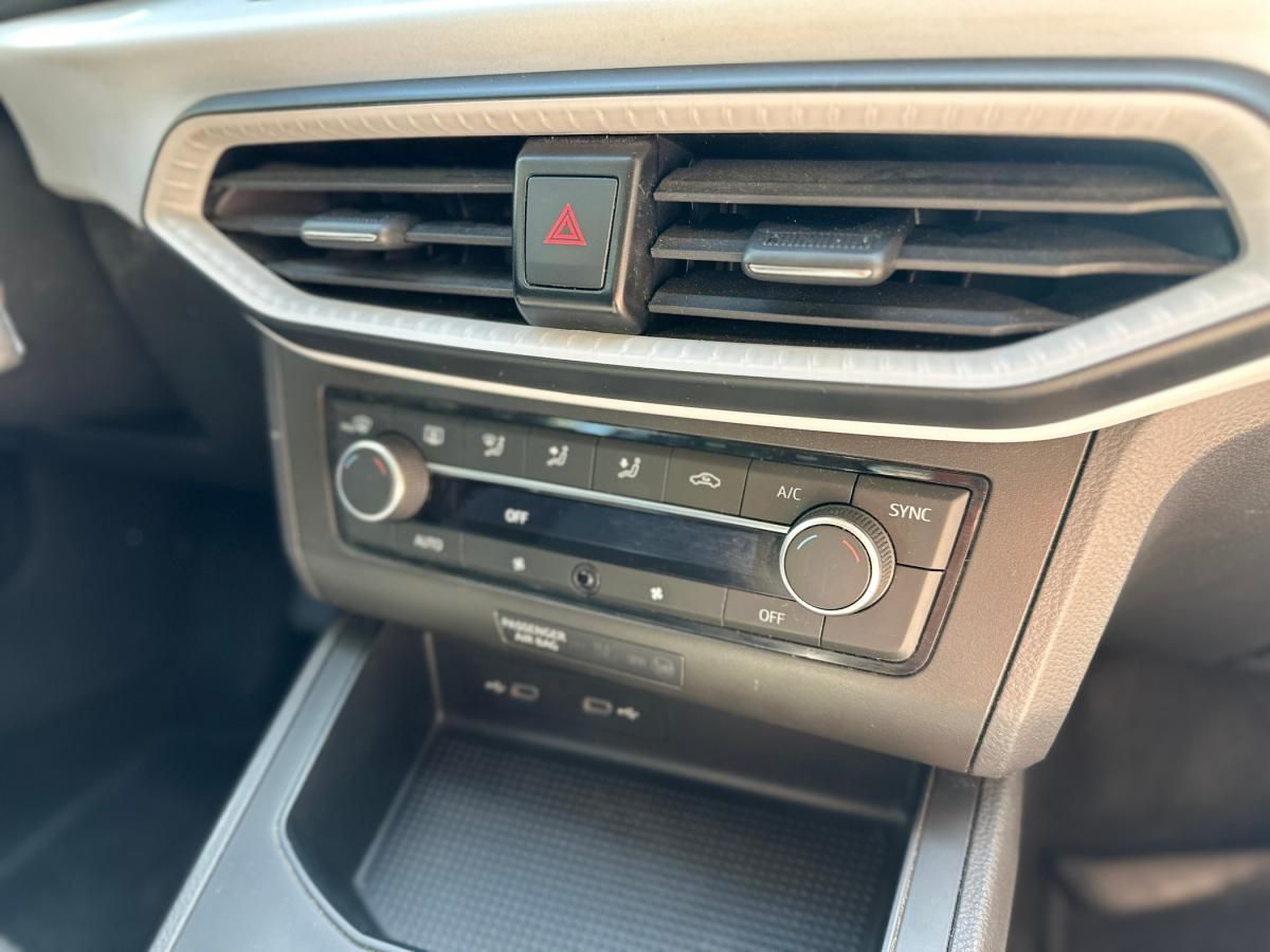 seat-ibiza-2023-gasolina-999cc