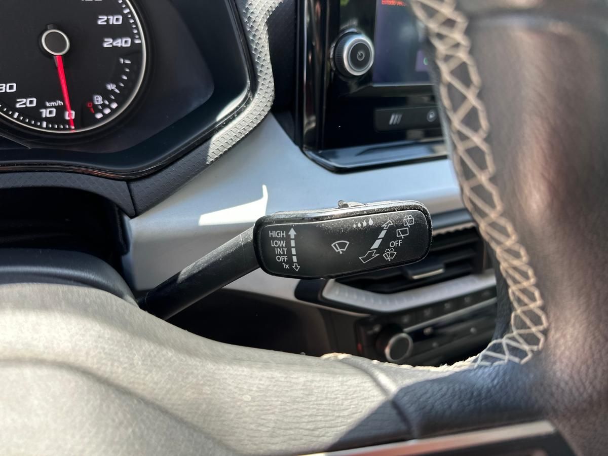 seat-ibiza-2023-gasolina-999cc