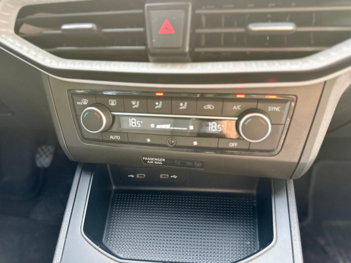 seat-ibiza-2023-gasolina-999cc