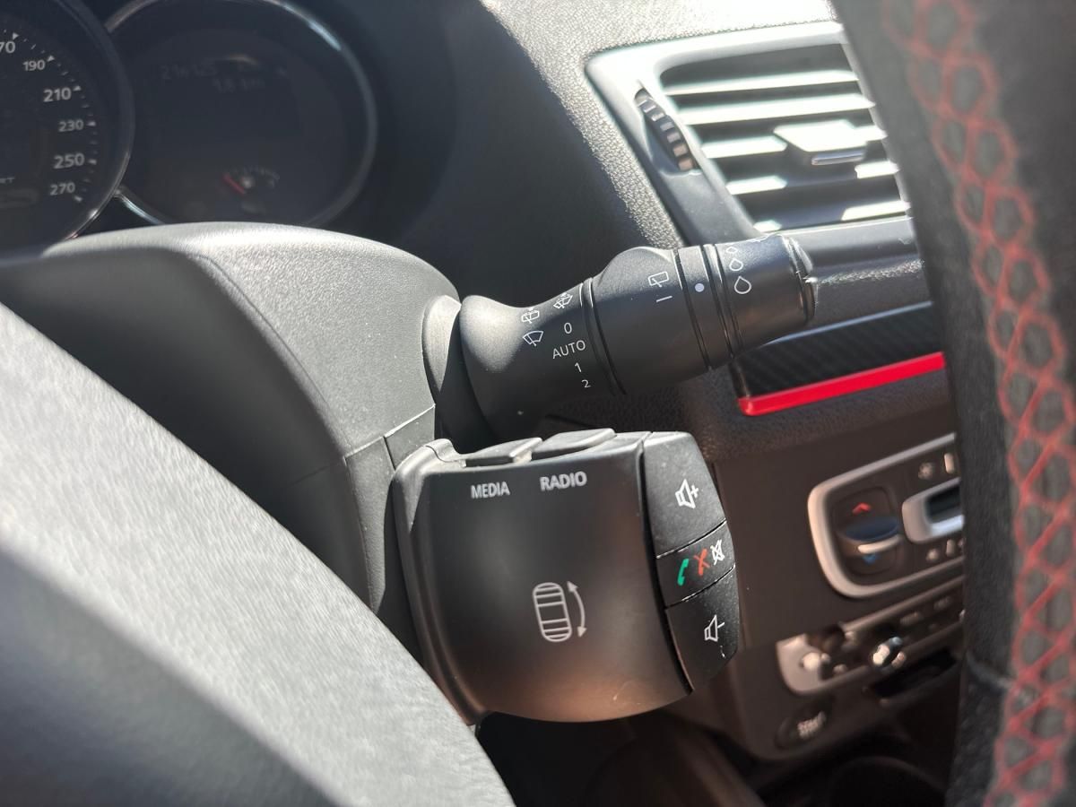 renault-megane-sport-tourer-2012-diesel-1461cc