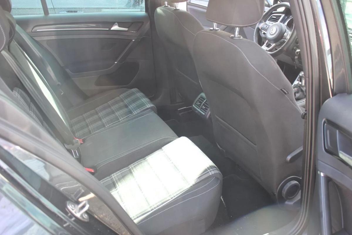 volkswagen-golf-2015-diesel-1968cc