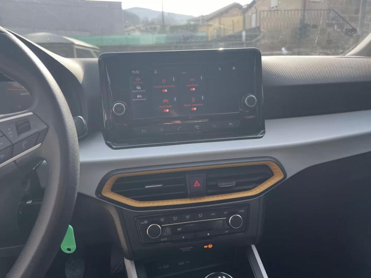 seat-arona-2023-gasolina-999cc