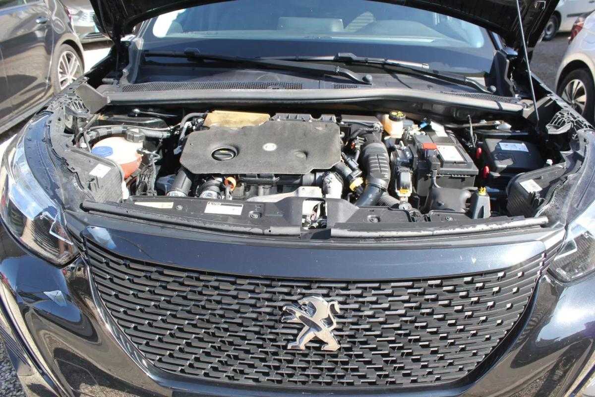 peugeot-2008-2022-diesel-1499cc