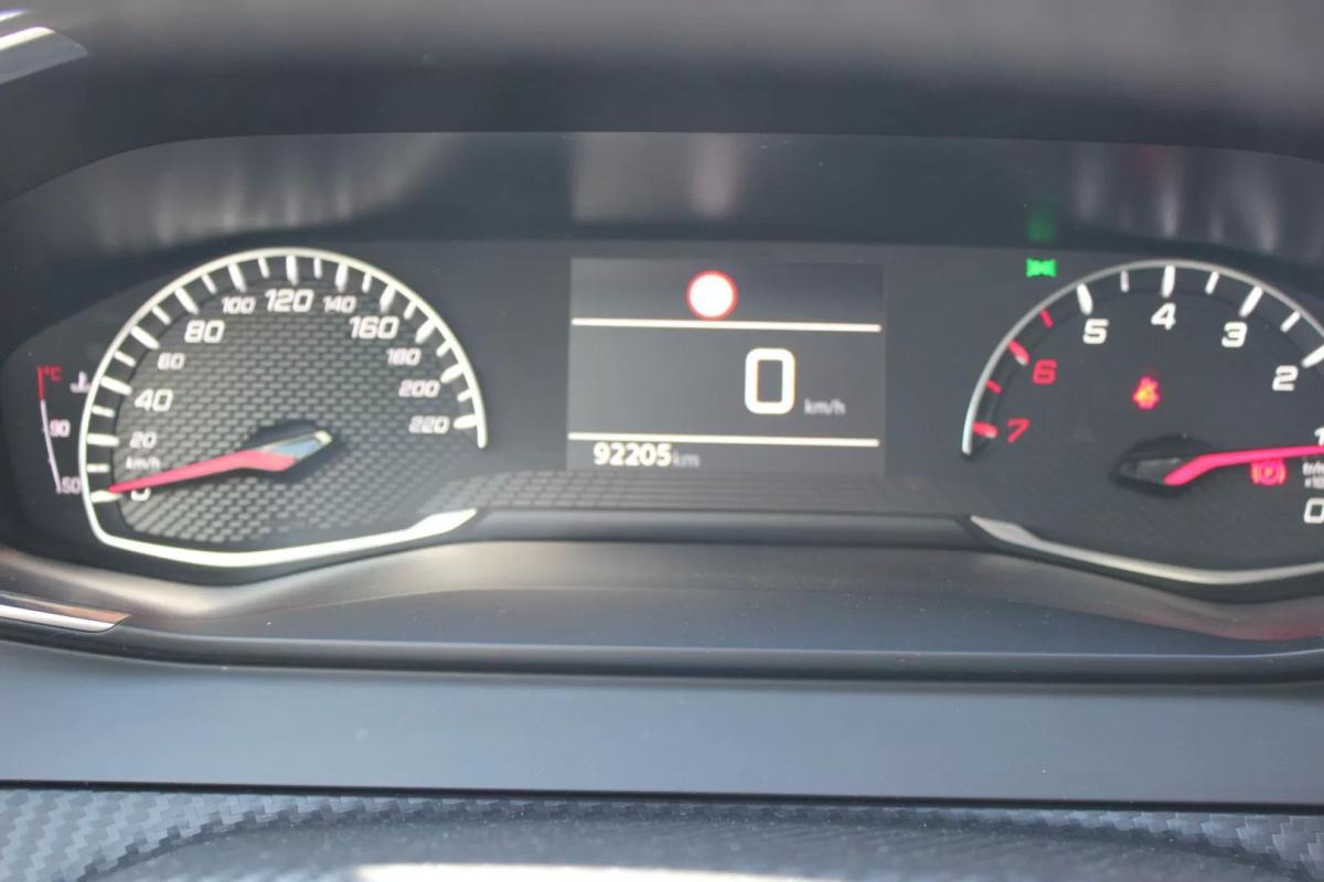 peugeot-2008-2022-diesel-1499cc