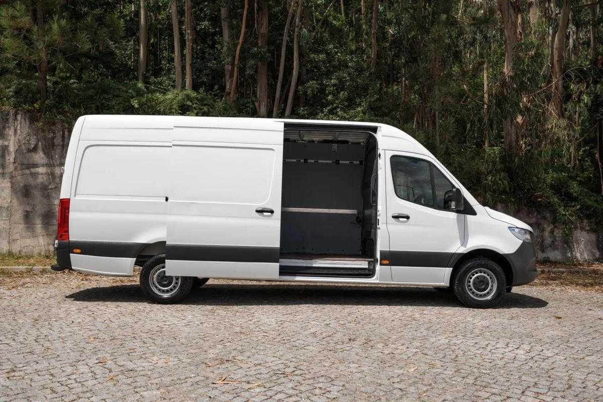 mercedes-benz-sprinter-317-cdi-2021-diesel-1950cc