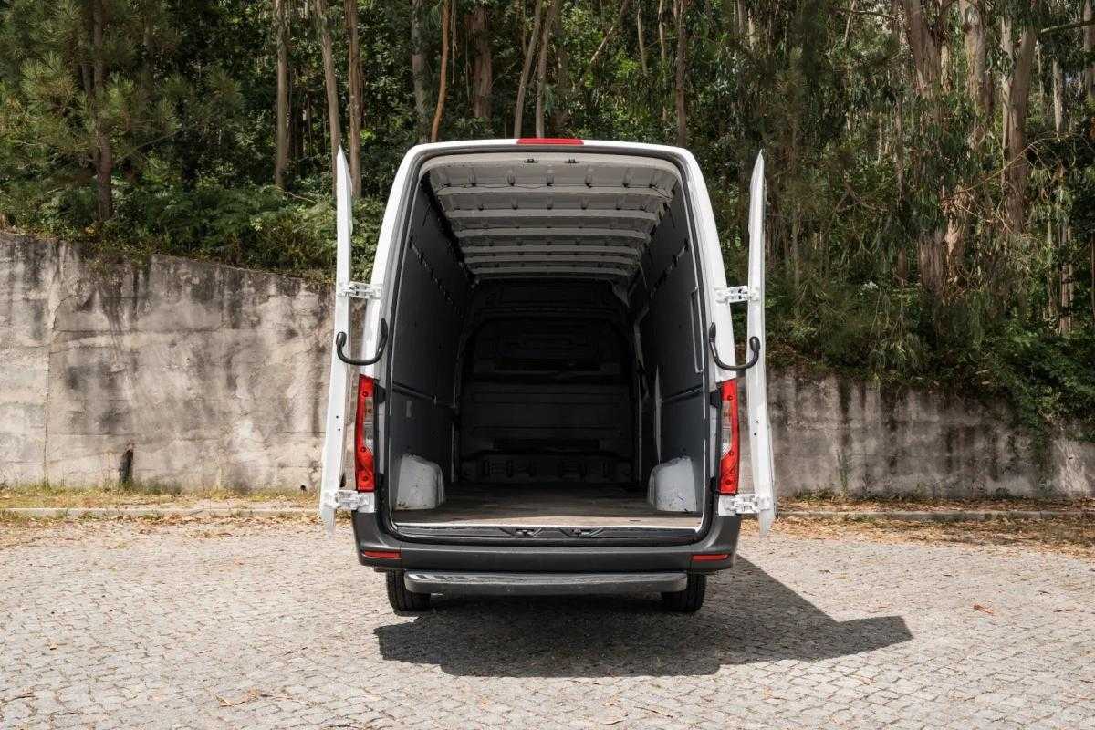 mercedes-benz-sprinter-317-cdi-2021-diesel-1950cc