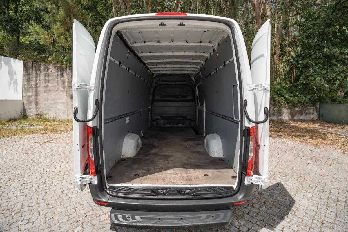 mercedes-benz-sprinter-317-cdi-2021-diesel-1950cc
