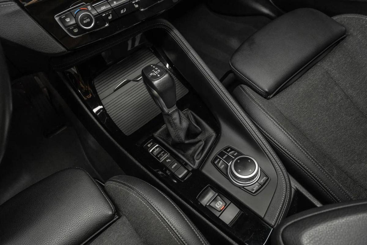bmw-x1-xdrive25e-2022-hibrido-a-gasolina-1499cc