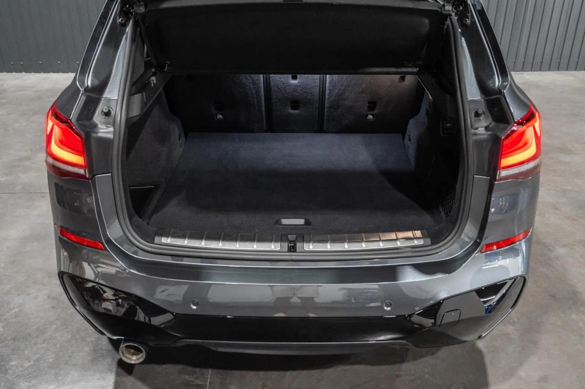 bmw-x1-xdrive25e-2022-hibrido-a-gasolina-1499cc