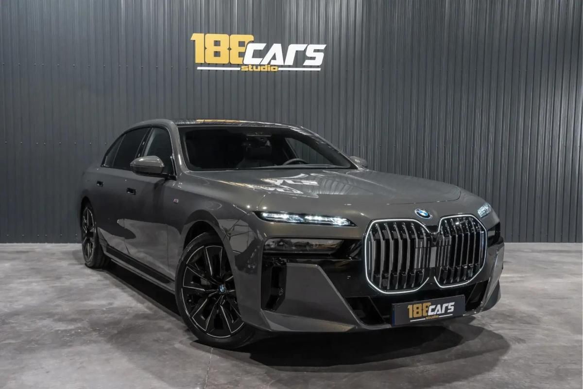 bmw-serie-7-2023-hibrido-a-gasolina-2998cc