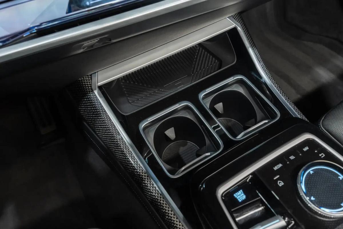 bmw-serie-7-2023-hibrido-a-gasolina-2998cc