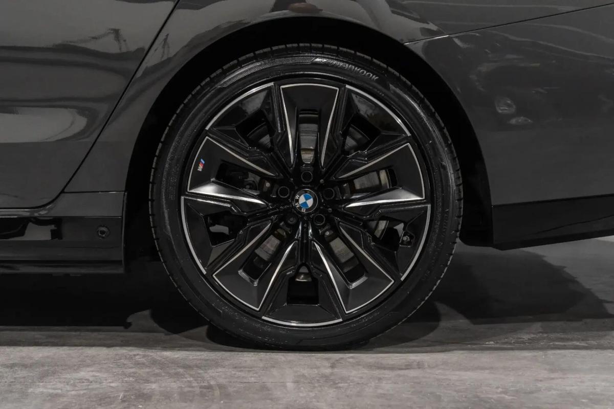 bmw-serie-7-2023-hibrido-a-gasolina-2998cc