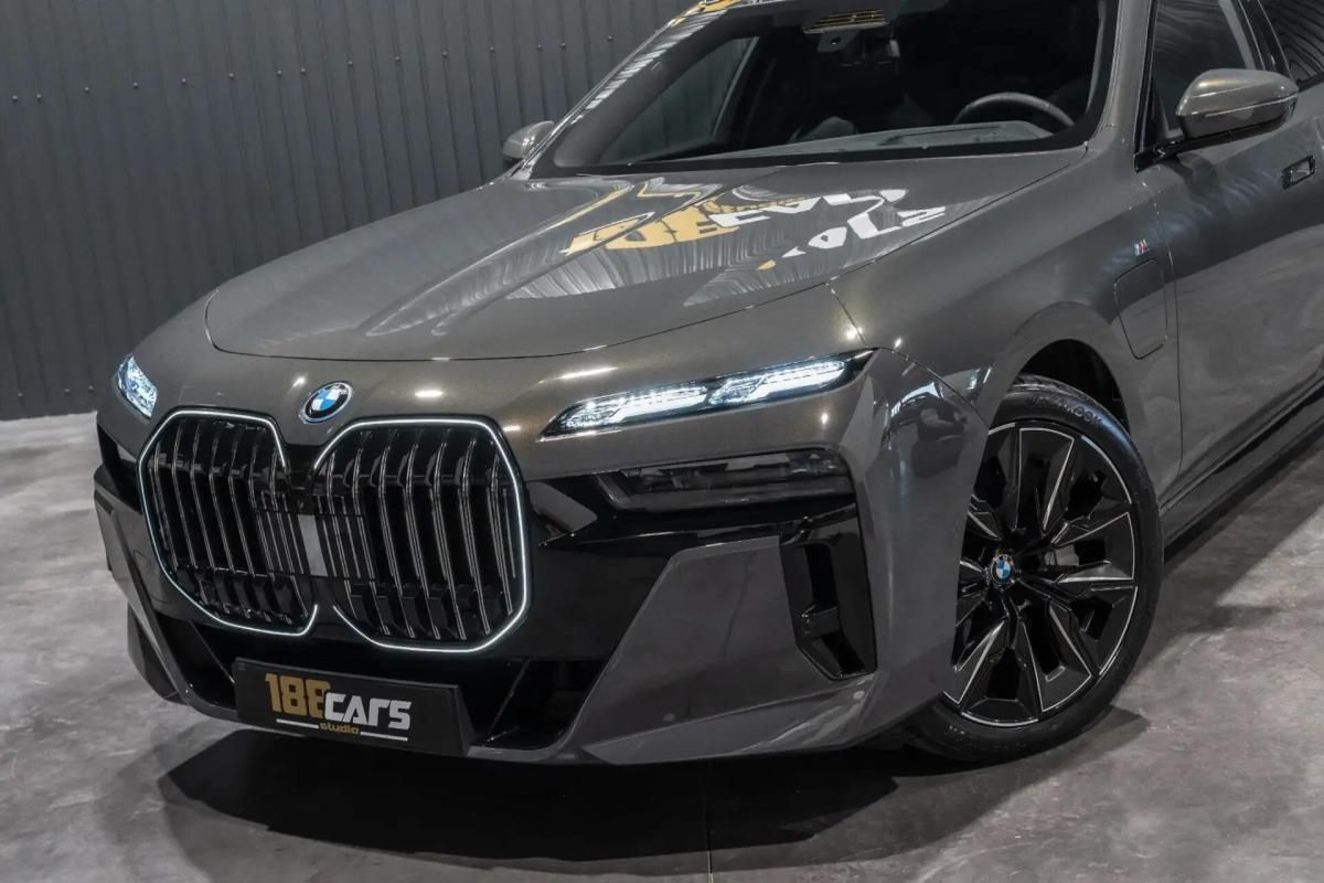 bmw-serie-7-2023-hibrido-a-gasolina-2998cc