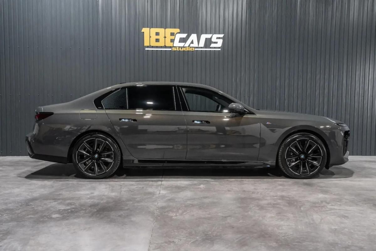 bmw-serie-7-2023-hibrido-a-gasolina-2998cc