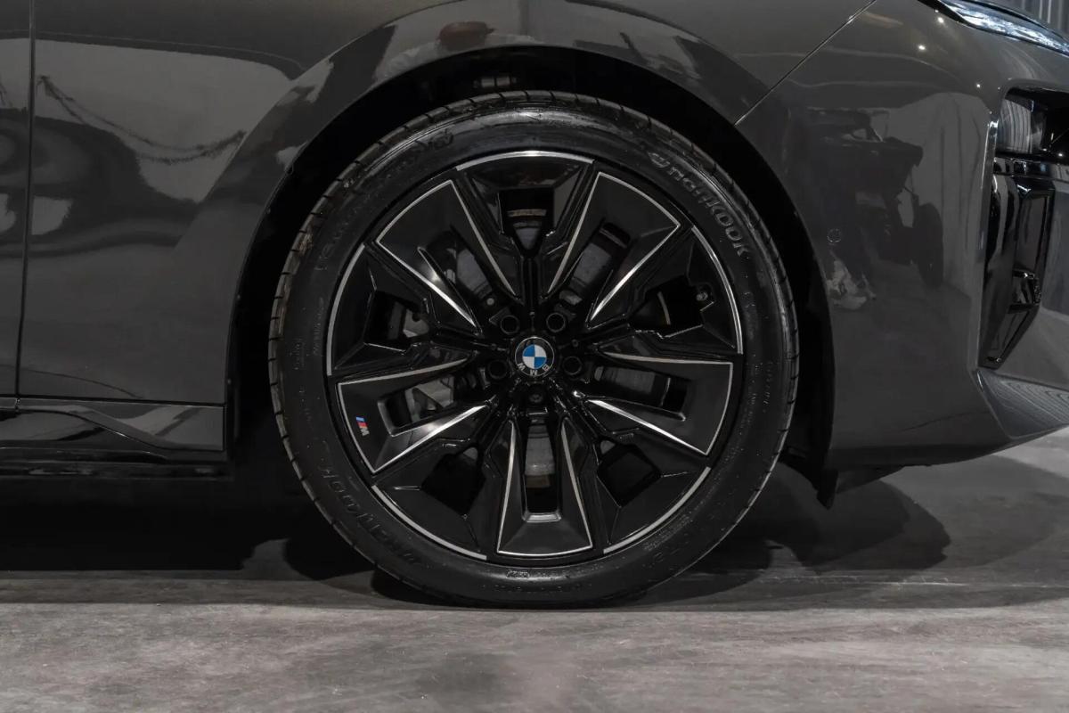 bmw-serie-7-2023-hibrido-a-gasolina-2998cc