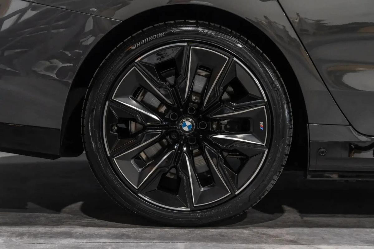 bmw-serie-7-2023-hibrido-a-gasolina-2998cc