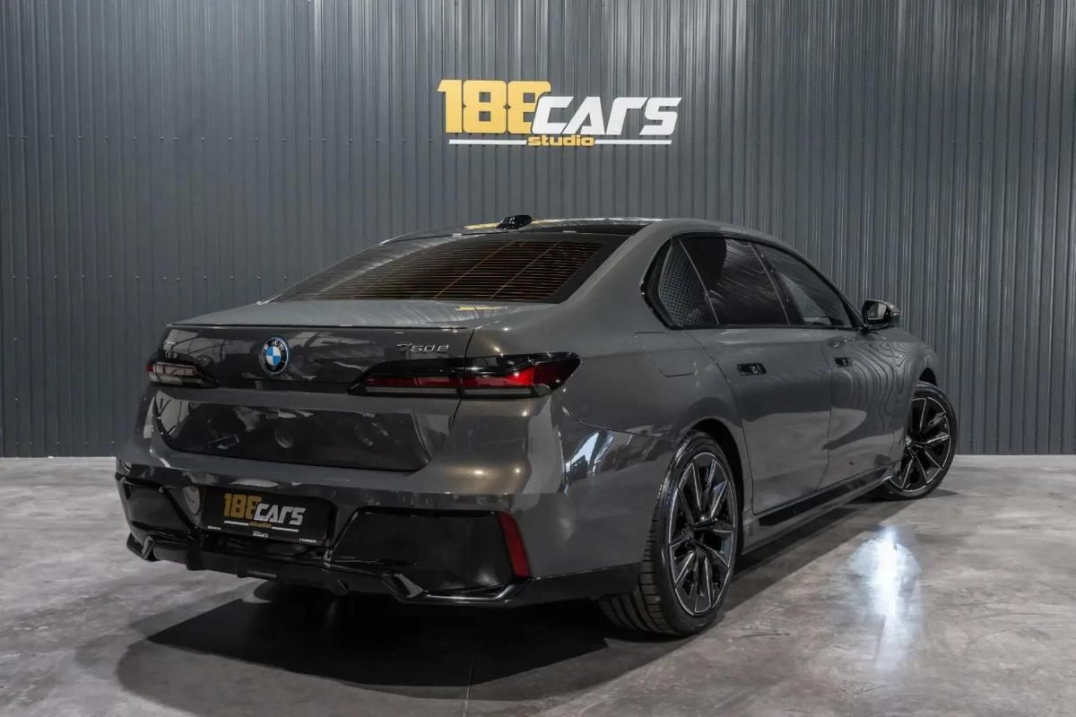 bmw-serie-7-2023-hibrido-a-gasolina-2998cc