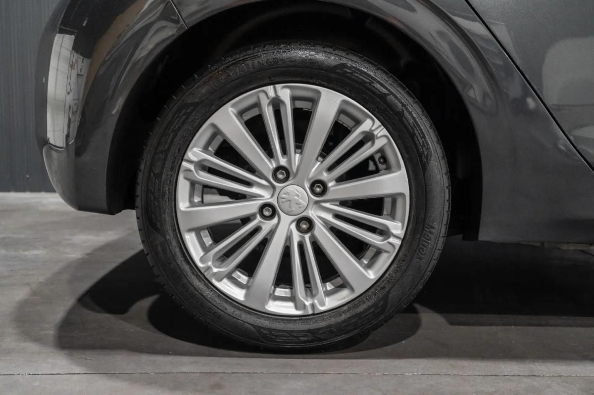 peugeot-208-2016-diesel-1560cc