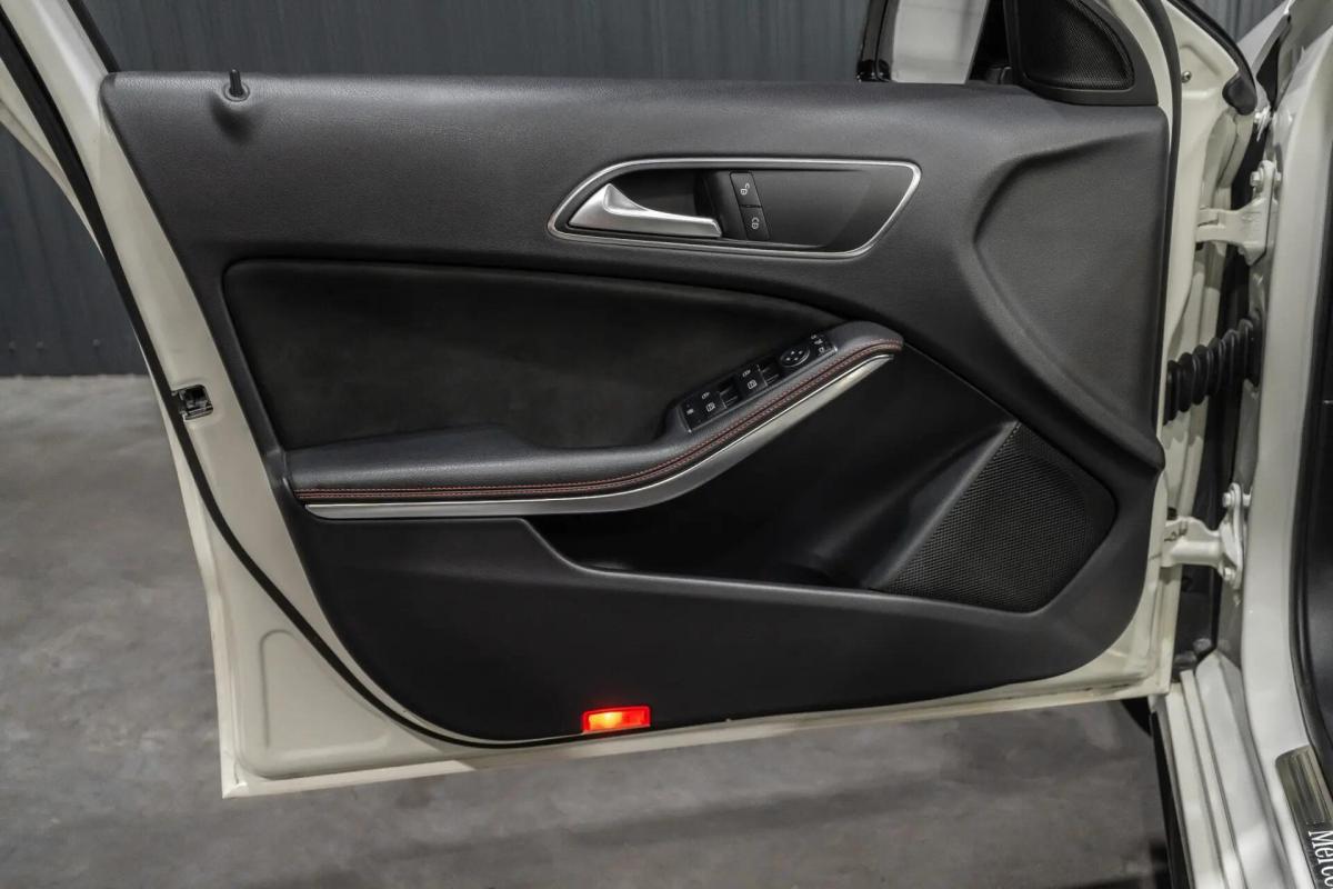 mercedes-benz-classe-a-a-180-2016-gasolina-1595cc
